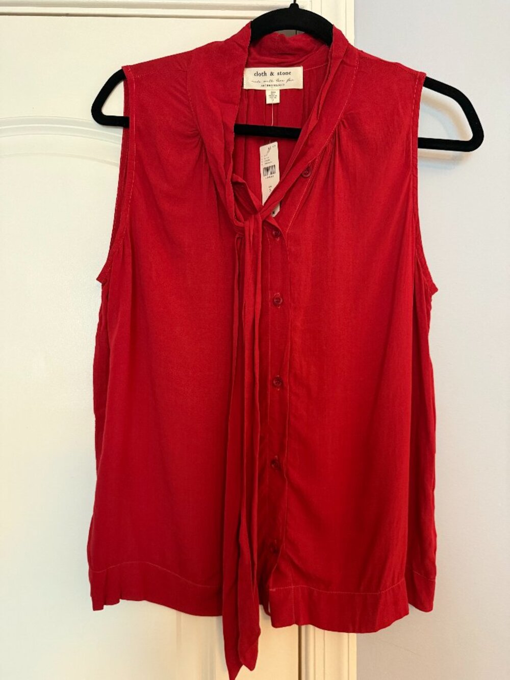 NWT Cloth & Stone Sleeveless Tie Neck Top Small